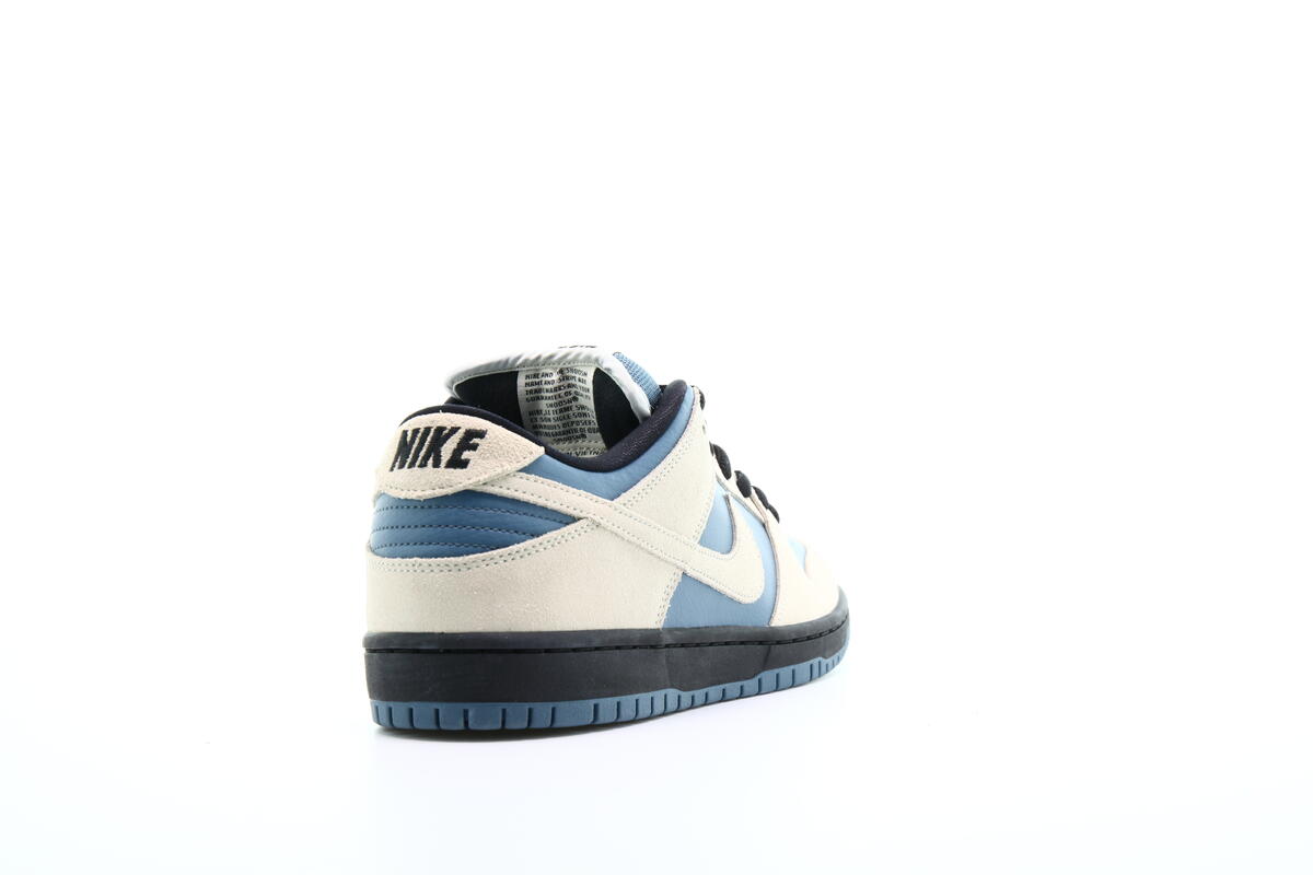 Nike SB Dunk Low Pro 